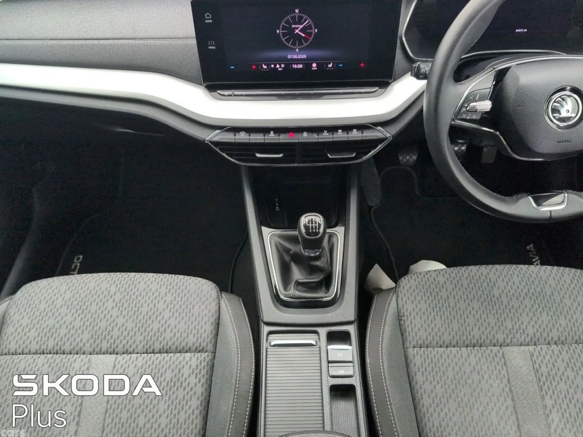 Skoda Octavia Saloon, Petrol, 2024, Black