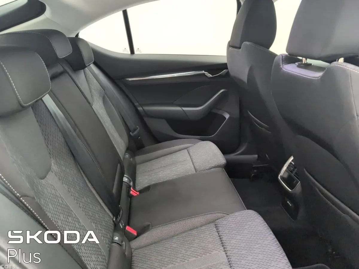 Skoda Octavia Saloon, Petrol, 2024, Black