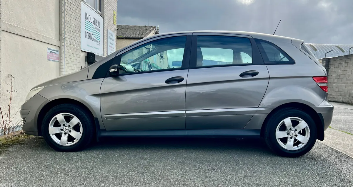 Mercedes-Benz B-Class MPV, Petrol, 2009, Grey