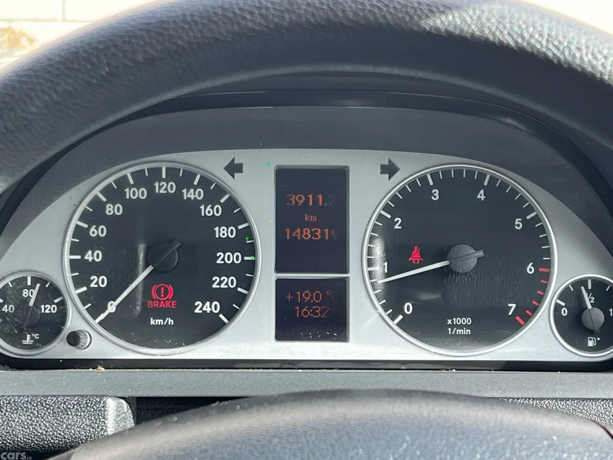 Mercedes-Benz B-Class MPV, Petrol, 2009, Grey