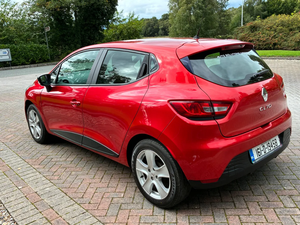 Renault Clio Hatchback, Petrol, 2016, Red