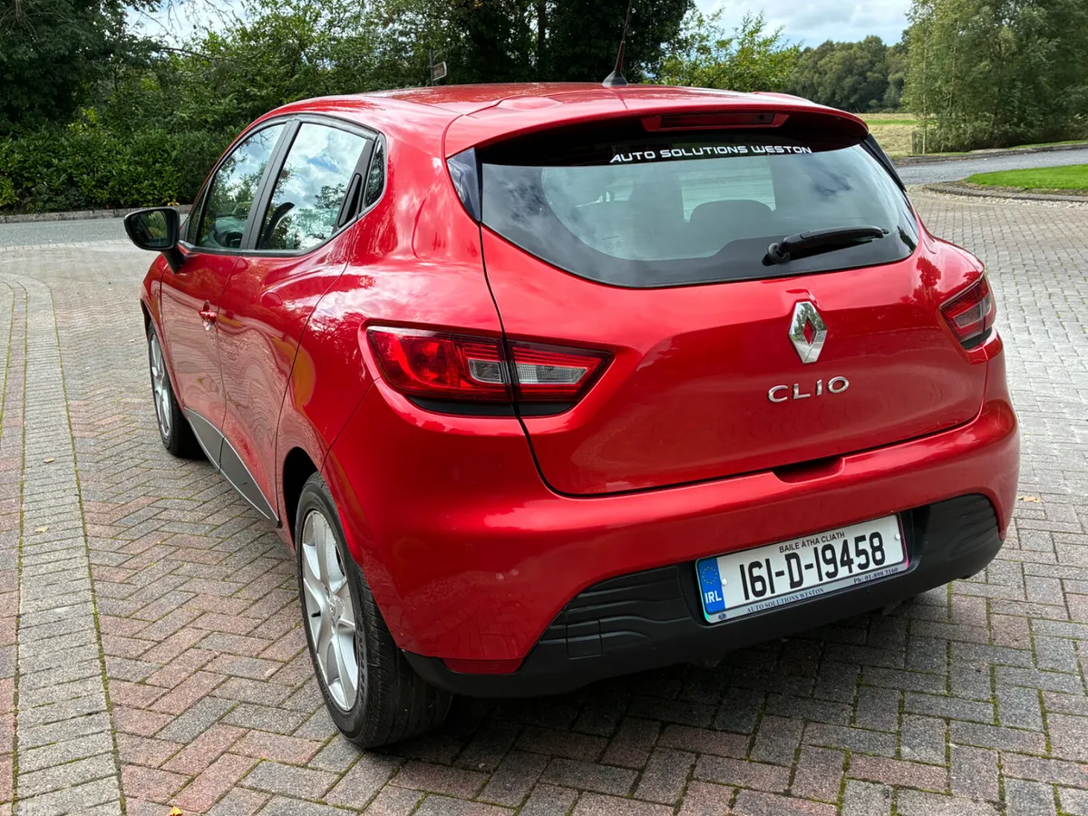 Renault Clio Hatchback, Petrol, 2016, Red