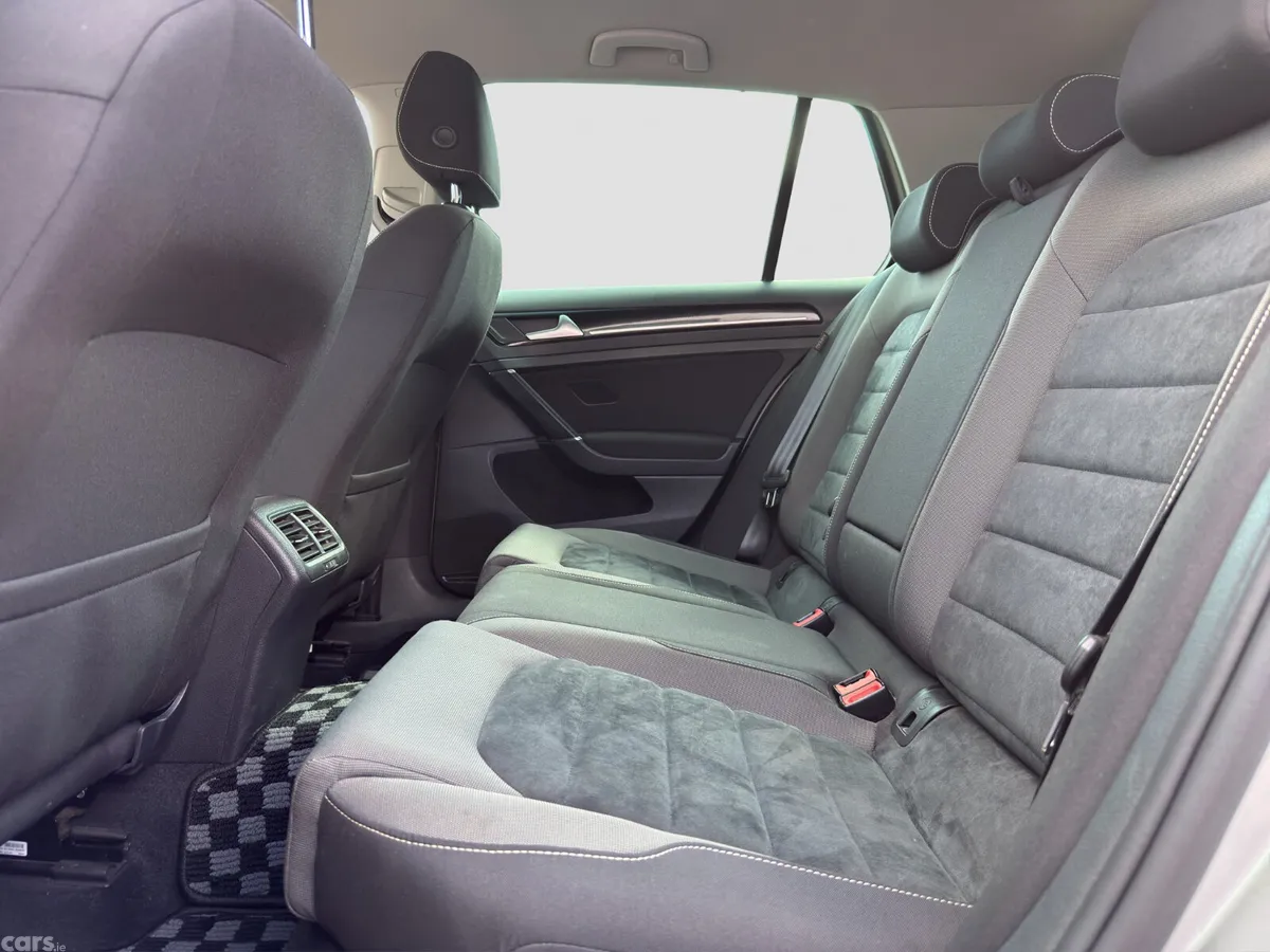 Volkswagen Golf Hatchback, Petrol, 2017, Silver