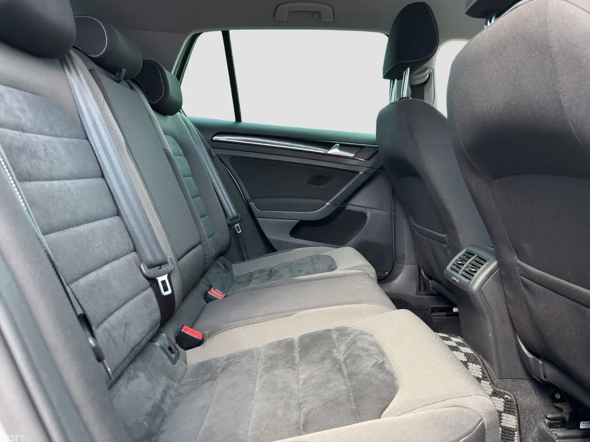 Volkswagen Golf Hatchback, Petrol, 2017, Silver