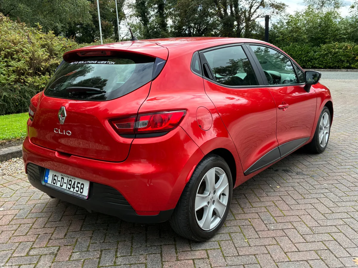 Renault Clio Hatchback, Petrol, 2016, Red