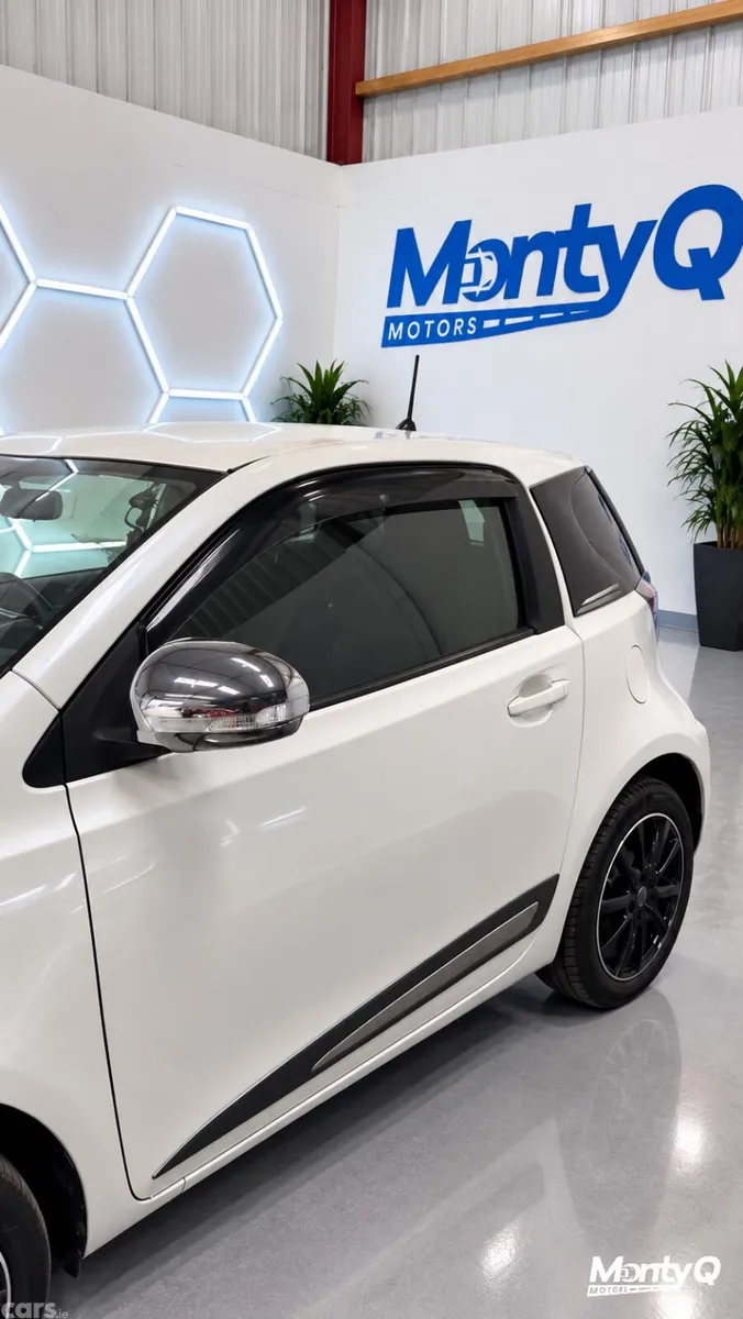 Toyota iQ Hatchback, Petrol, 2009, White