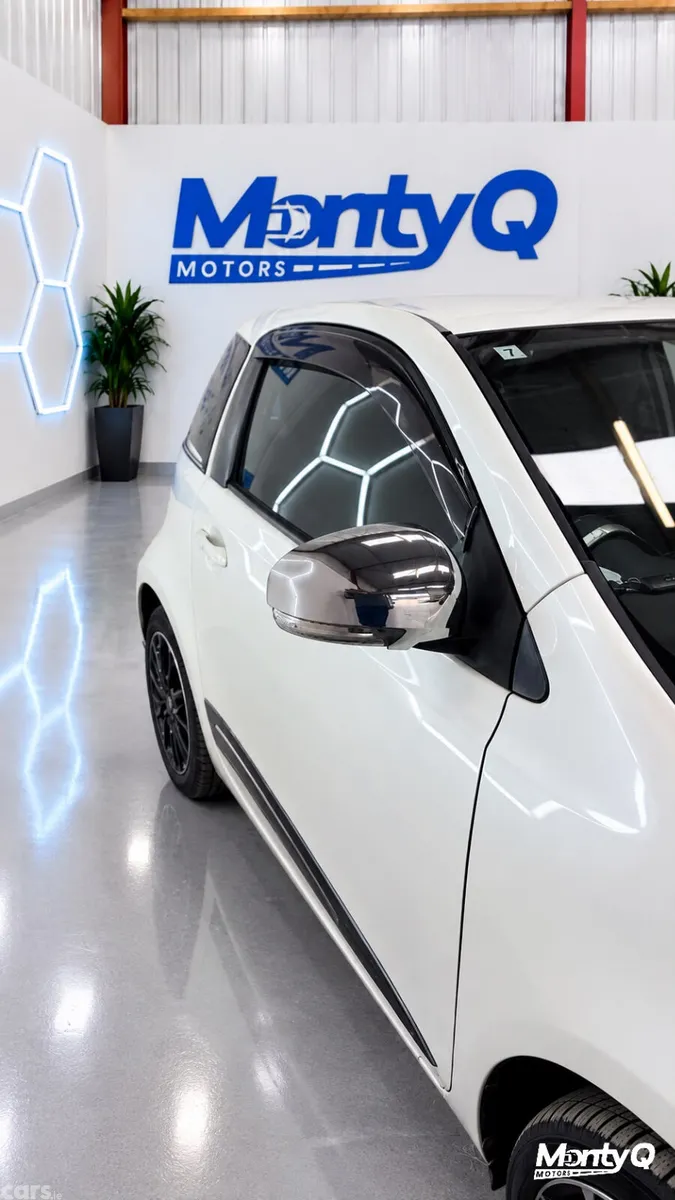 Toyota iQ Hatchback, Petrol, 2009, White
