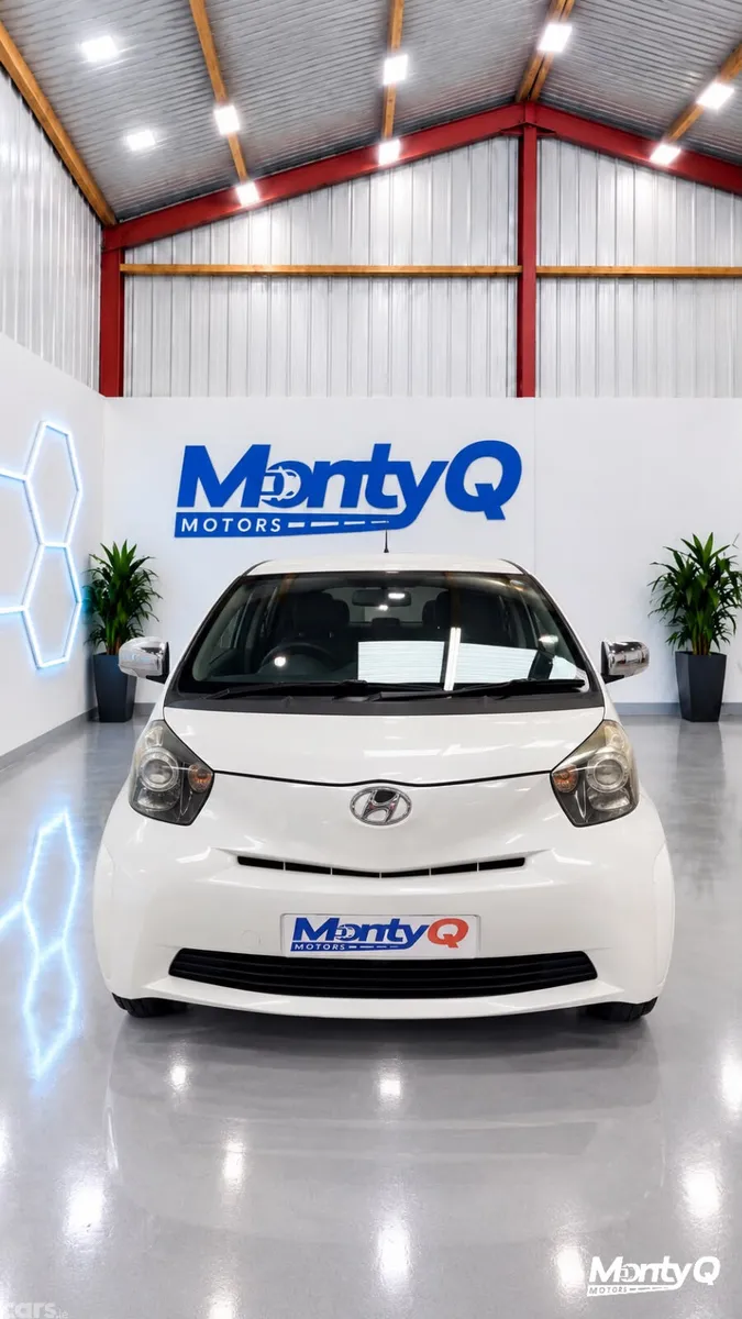 Toyota iQ Hatchback, Petrol, 2009, White
