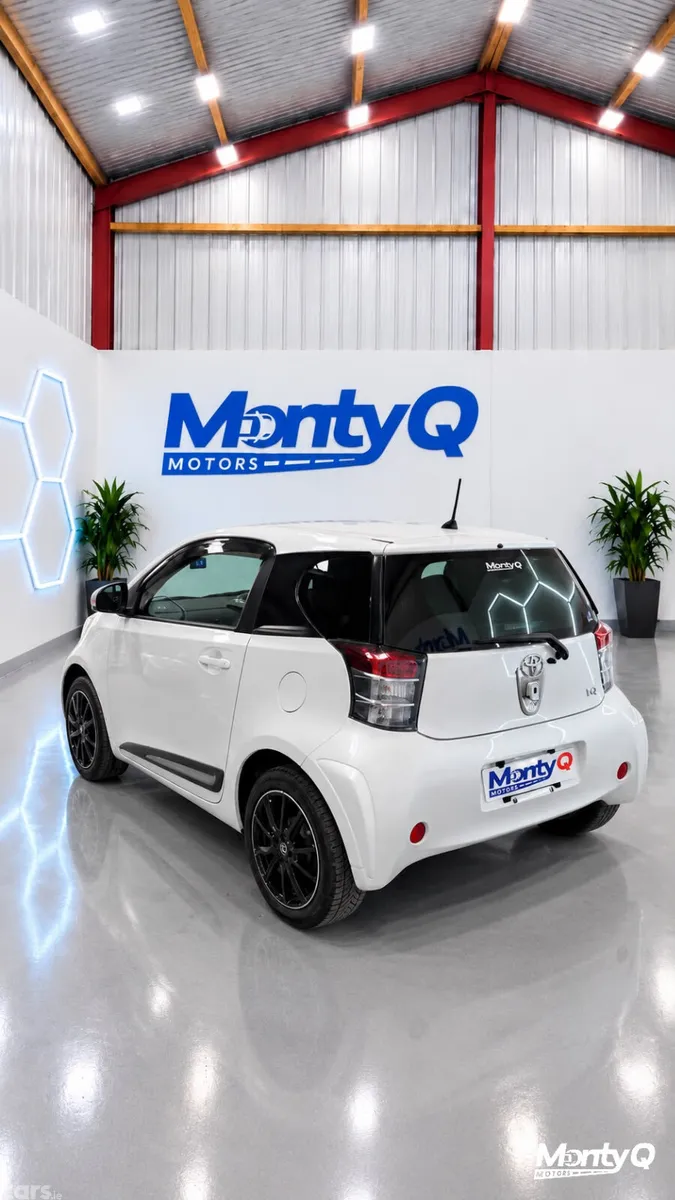 Toyota iQ Hatchback, Petrol, 2009, White