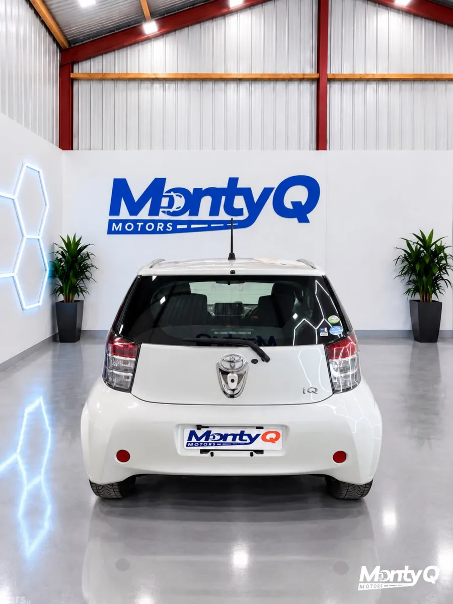 Toyota iQ Hatchback, Petrol, 2009, White