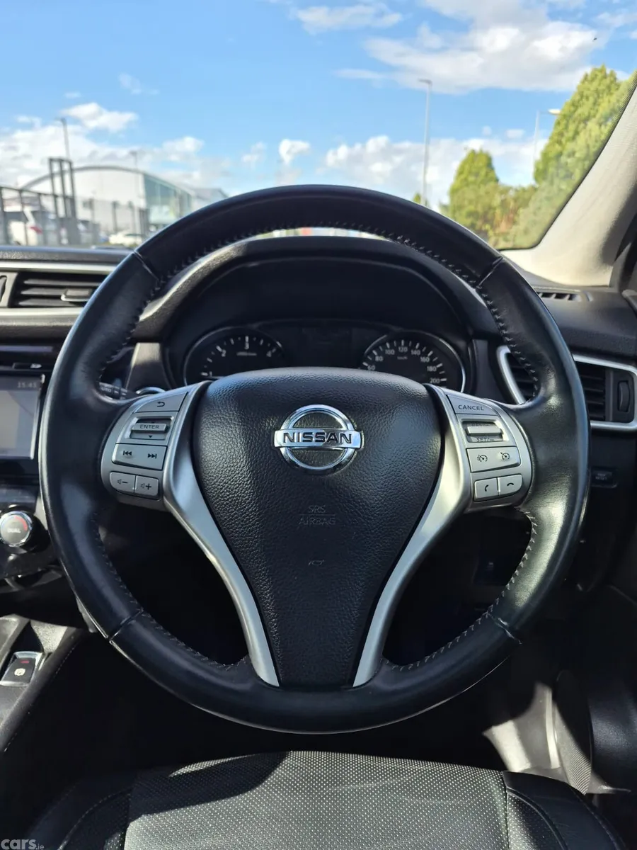 Nissan Qashqai Hatchback, Diesel, 2016, Grey