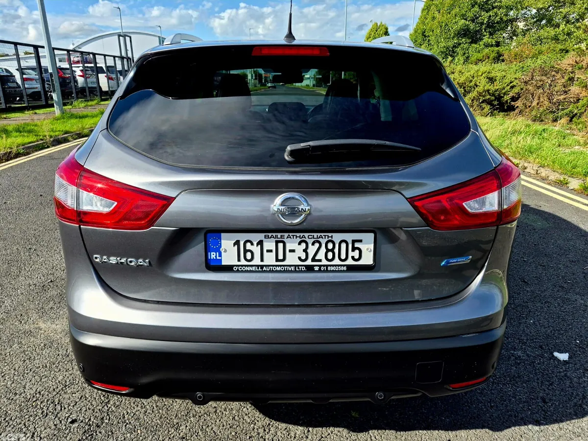 Nissan Qashqai Hatchback, Diesel, 2016, Grey