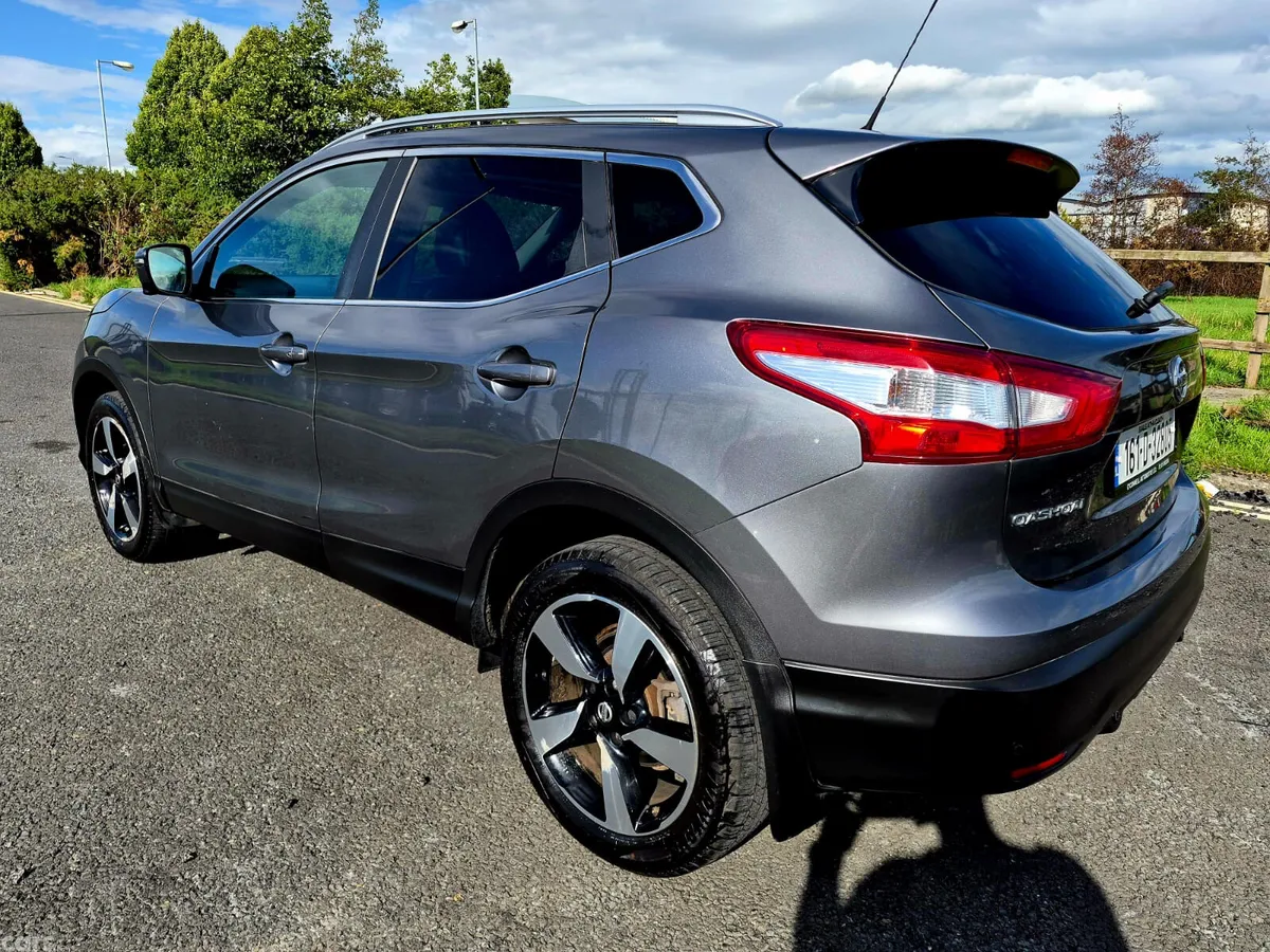 Nissan Qashqai Hatchback, Diesel, 2016, Grey