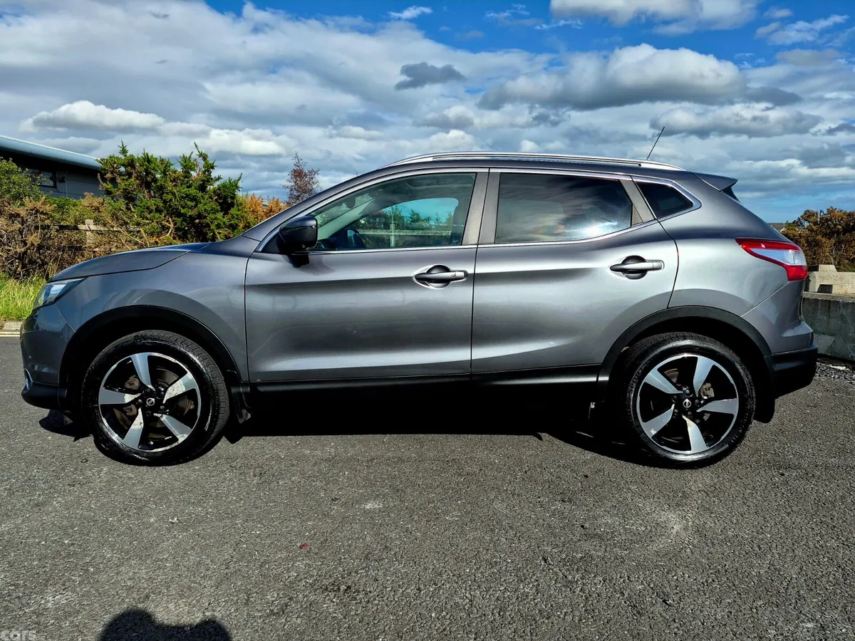 Nissan Qashqai Hatchback, Diesel, 2016, Grey