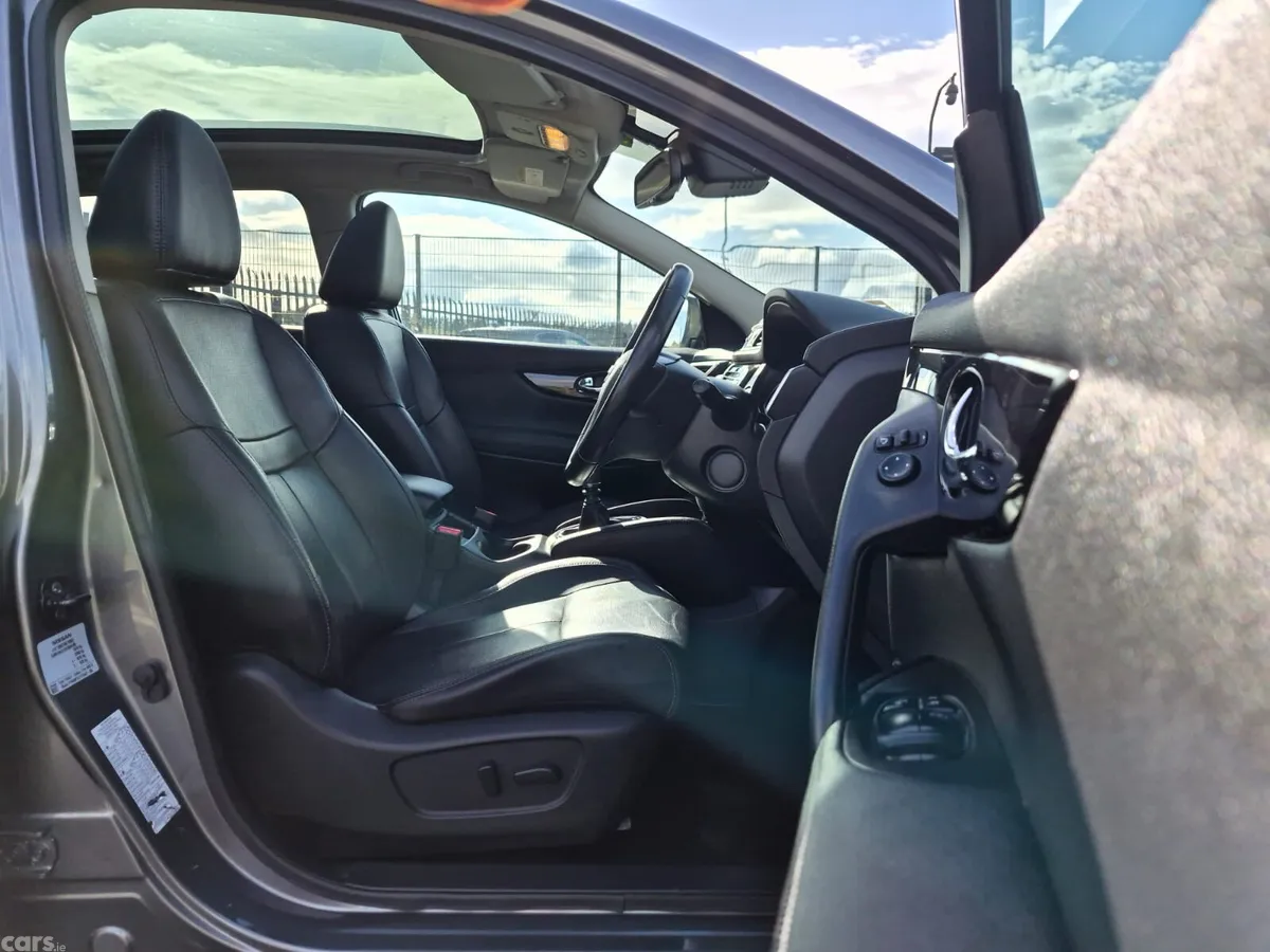 Nissan Qashqai Hatchback, Diesel, 2016, Grey