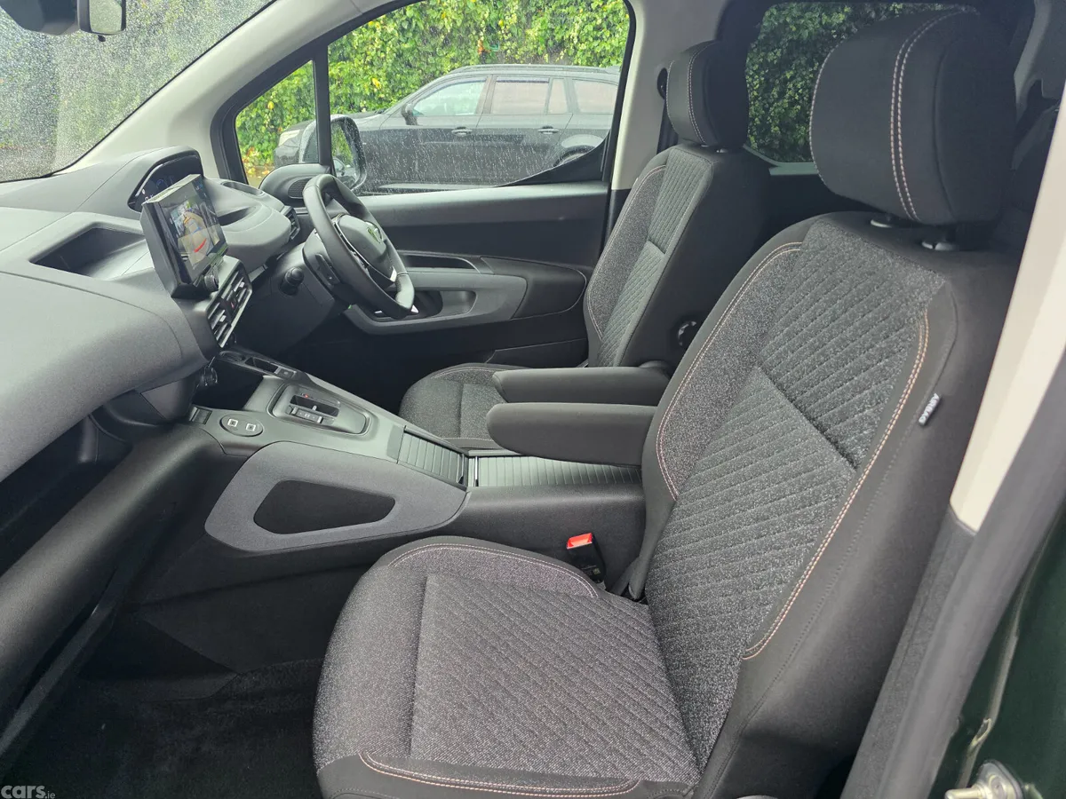 Peugeot Rifter MPV, Electric, 2025, Green