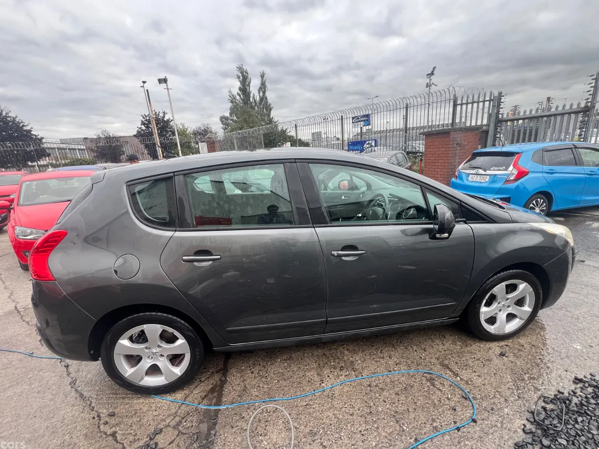 Peugeot 3008 MPV, Diesel, 2010, Grey