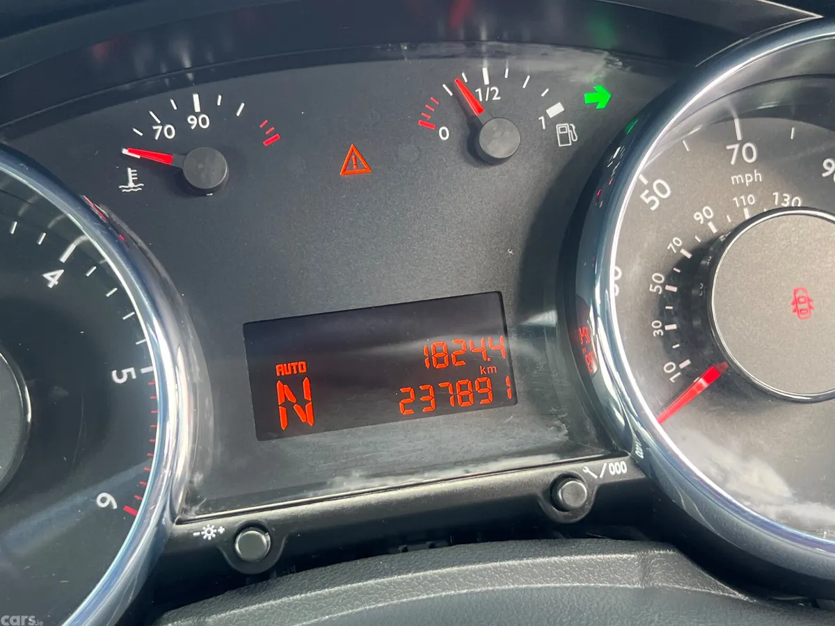 Peugeot 3008 MPV, Diesel, 2010, Grey