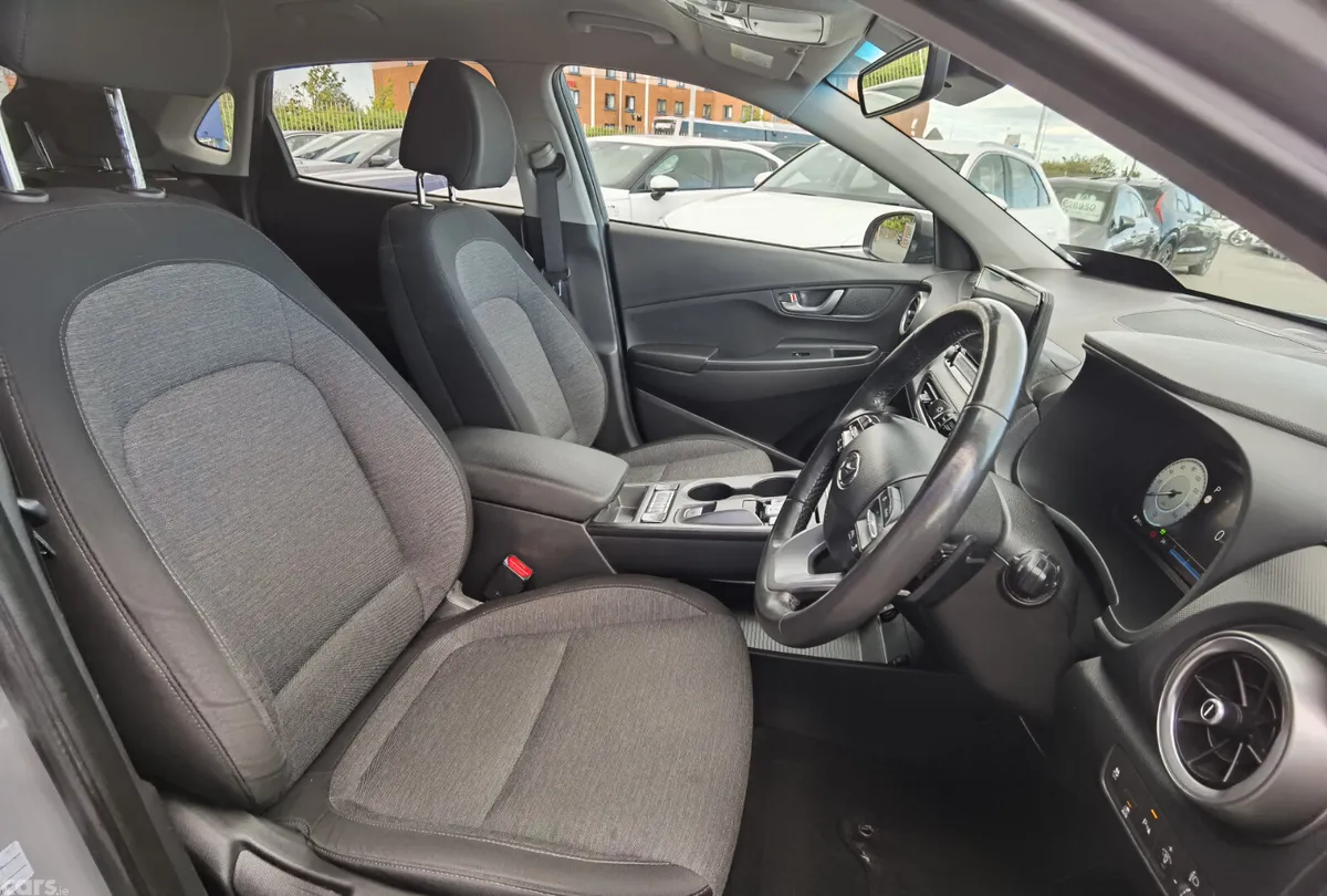 Hyundai KONA Hatchback, Electric, 2022, Grey