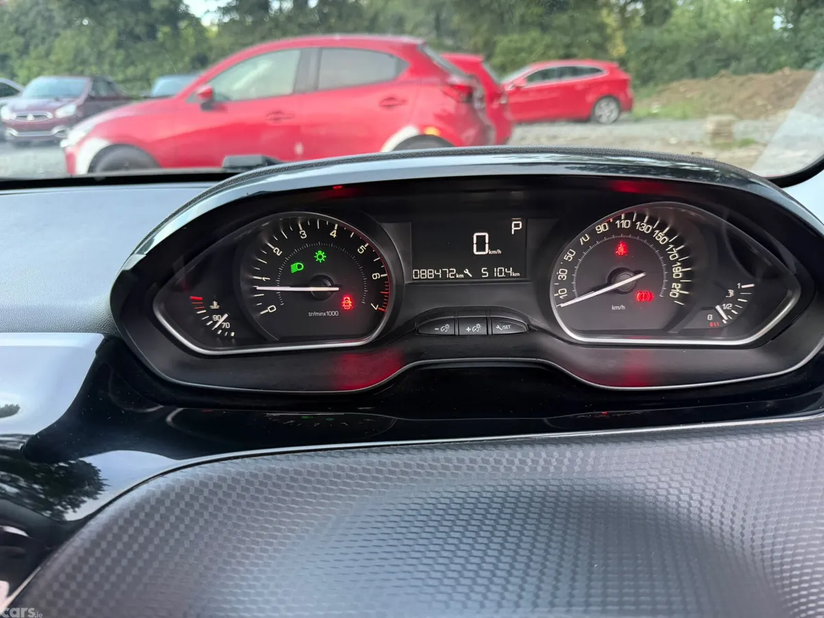 Peugeot 208 Hatchback, Petrol, 2016, Red