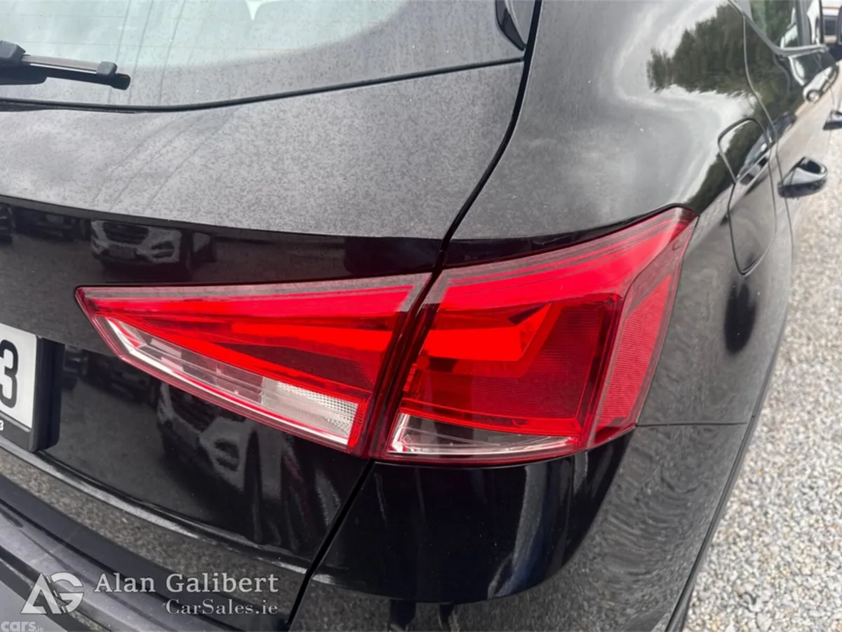 SEAT Arona Hatchback, Petrol, 2024, Black