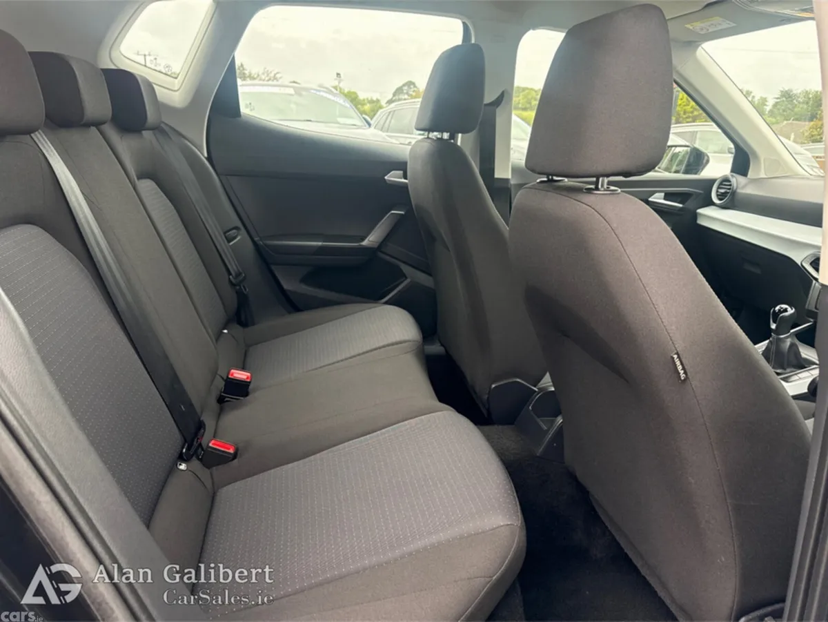 SEAT Arona Hatchback, Petrol, 2024, Black