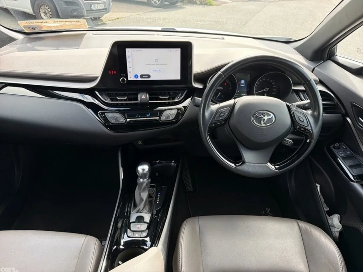 Toyota C-HR SUV, Petrol Hybrid, 2022, White