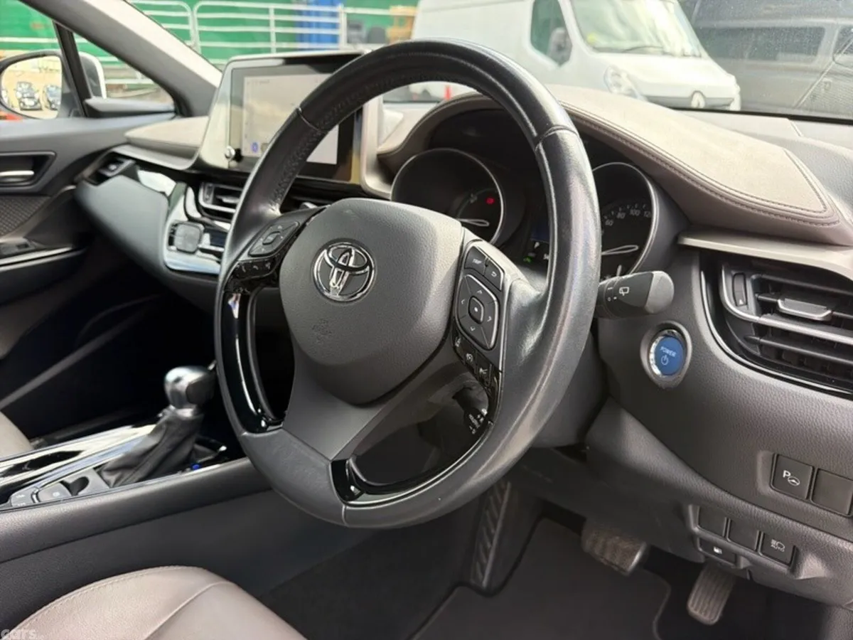 Toyota C-HR SUV, Petrol Hybrid, 2022, White