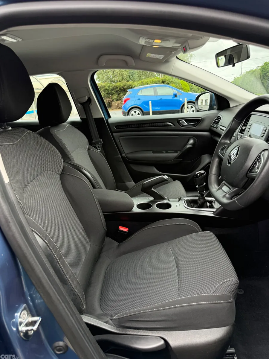 Renault Megane Hatchback, Diesel, 2018, Blue