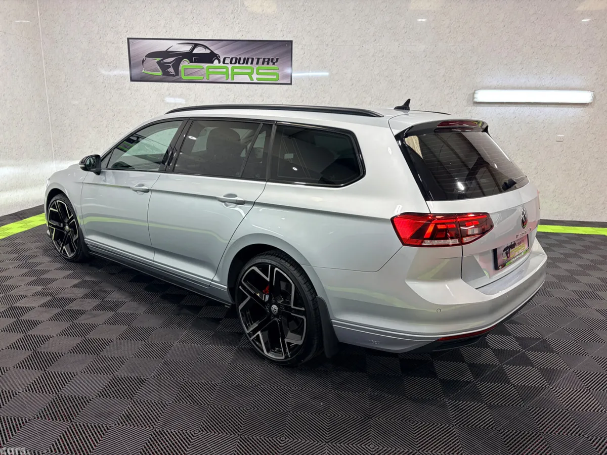 Volkswagen Passat Estate, Diesel, 2022, Silver
