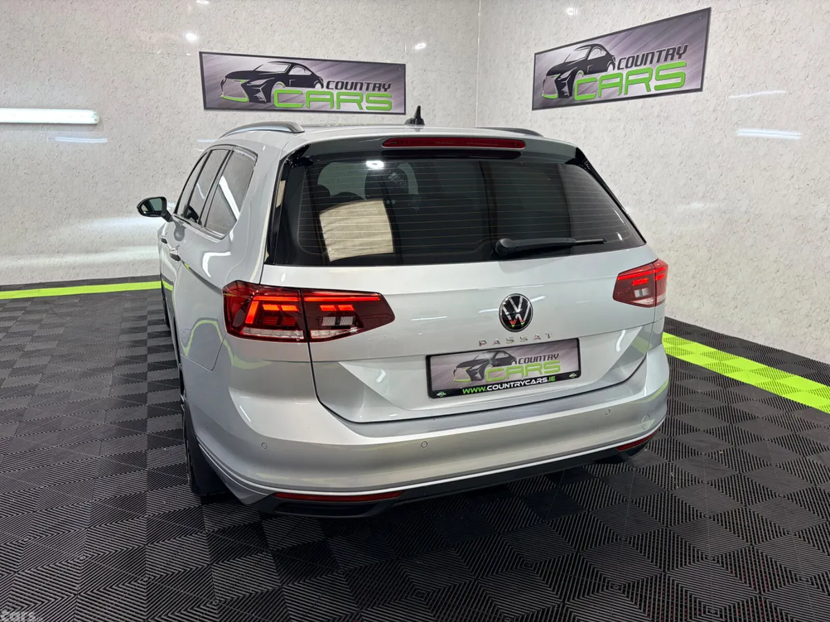 Volkswagen Passat Estate, Diesel, 2022, Silver