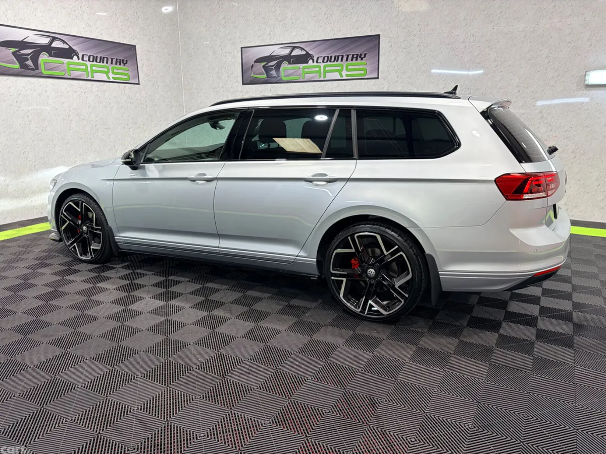 Volkswagen Passat Estate, Diesel, 2022, Silver
