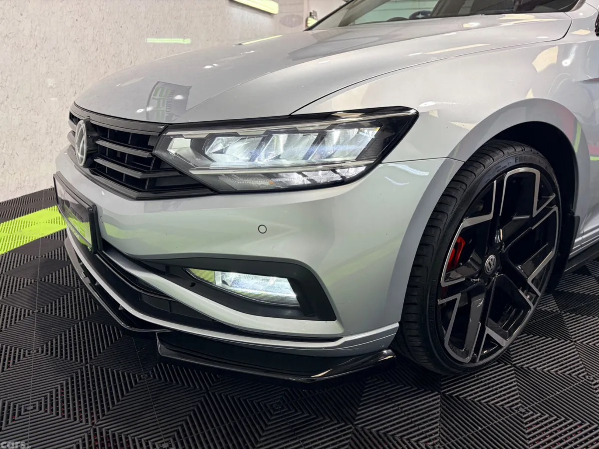 Volkswagen Passat Estate, Diesel, 2022, Silver