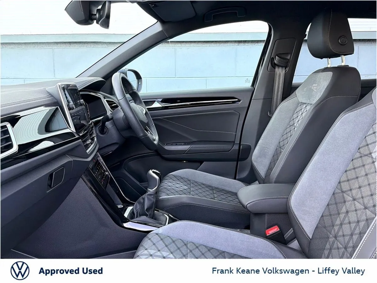 Volkswagen T-Roc SUV, Petrol, 2025, Black
