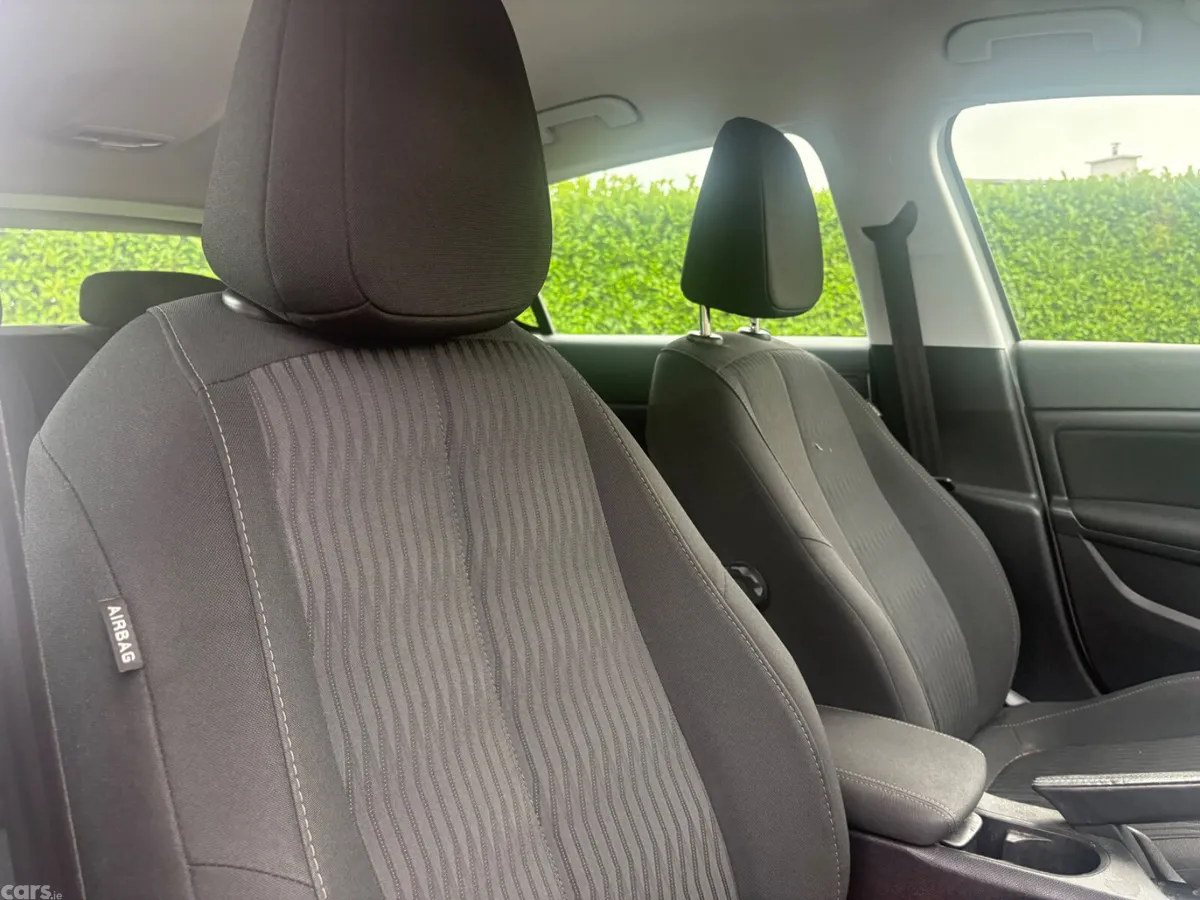 Peugeot 308 Hatchback, Diesel, 2016, White