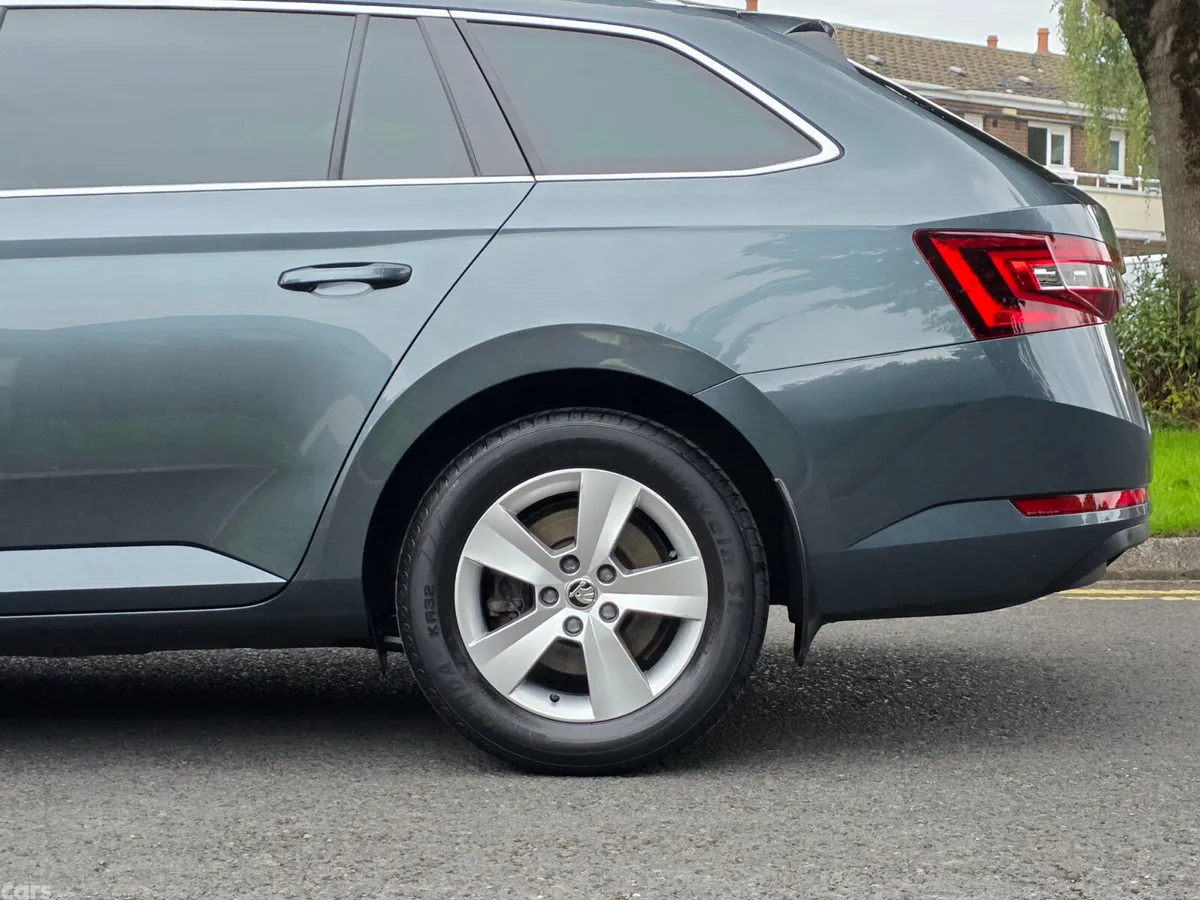 Skoda Superb Estate, Diesel, 2018, Grey