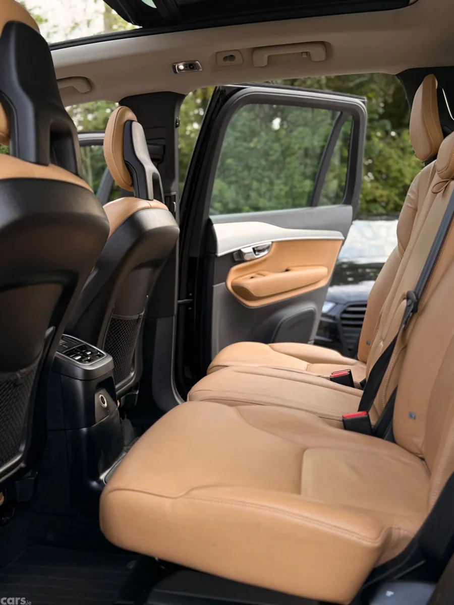 Volvo XC90 SUV, Petrol Plug-in Hybrid, 2016, Black