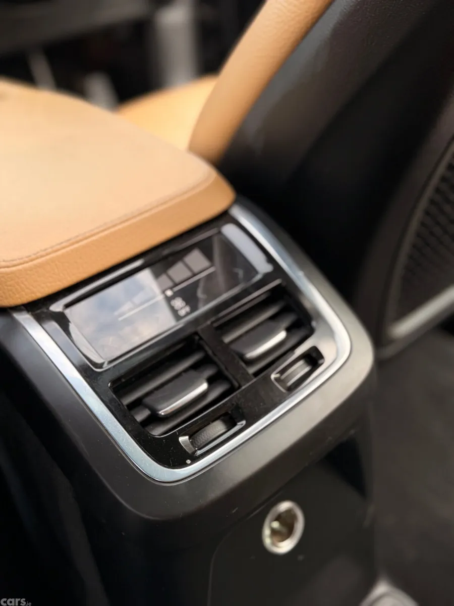 Volvo XC90 SUV, Petrol Plug-in Hybrid, 2016, Black