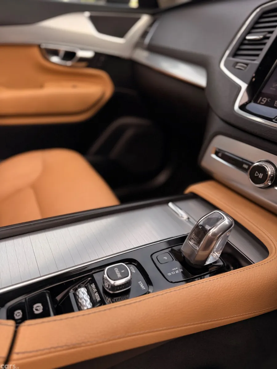 Volvo XC90 SUV, Petrol Plug-in Hybrid, 2016, Black