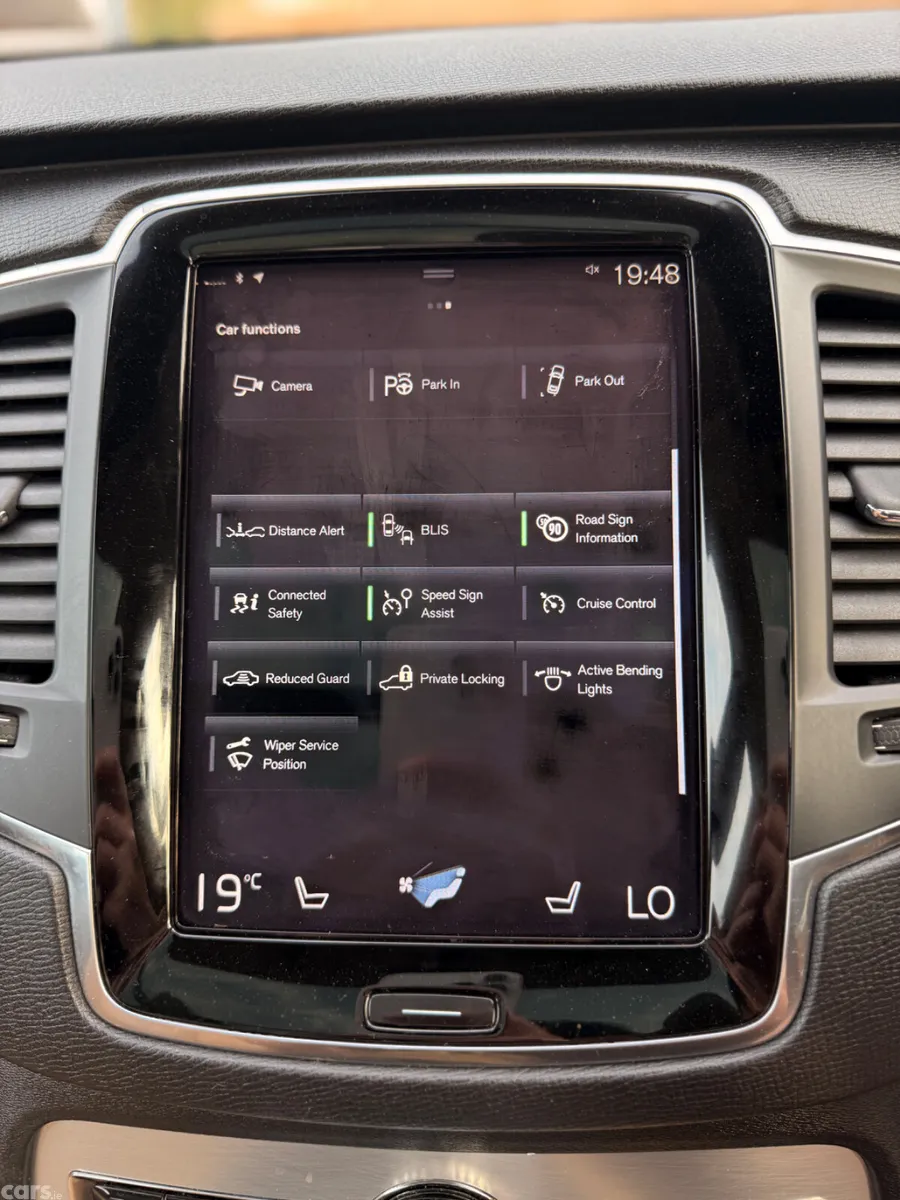 Volvo XC90 SUV, Petrol Plug-in Hybrid, 2016, Black