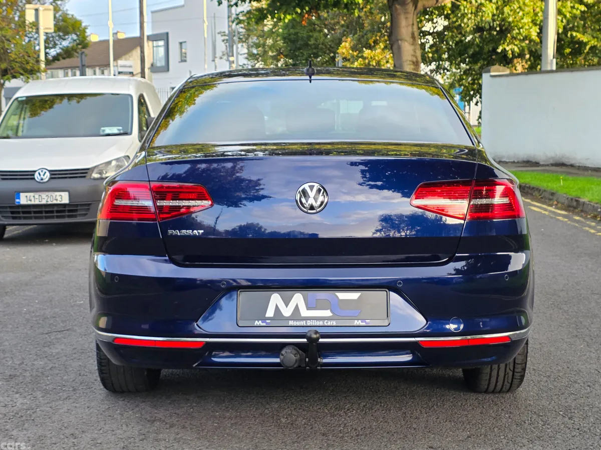 Volkswagen Passat Saloon, Diesel, 2020, Blue