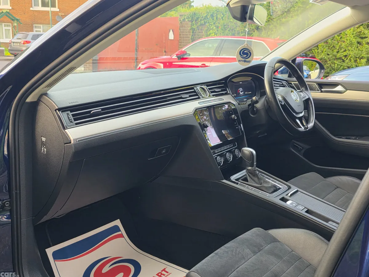 Volkswagen Passat Saloon, Diesel, 2020, Blue