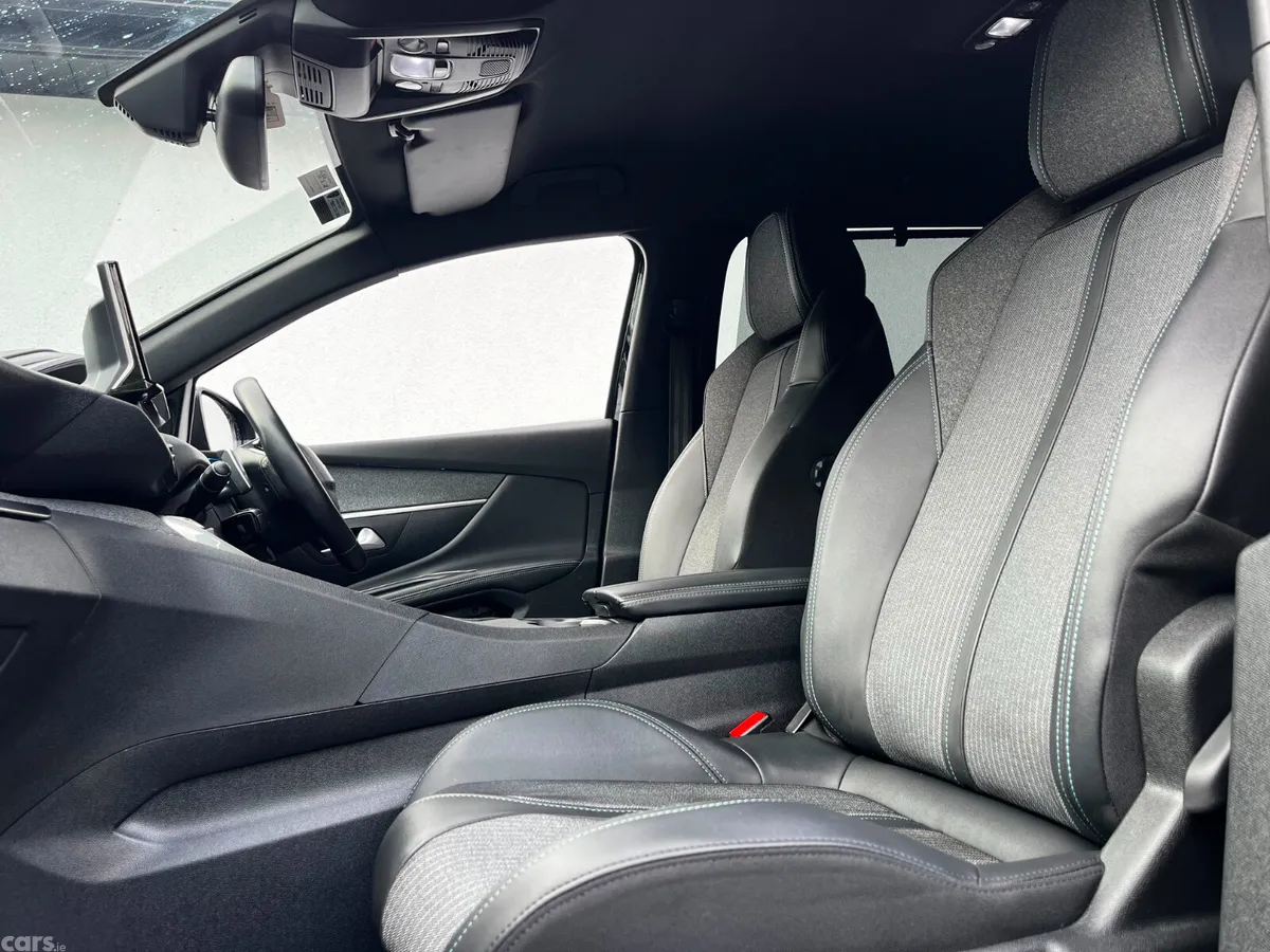 Peugeot 5008 SUV, Diesel, 2024, Black