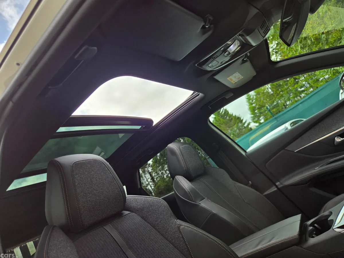 Peugeot 3008 SUV, Petrol, 2017, White