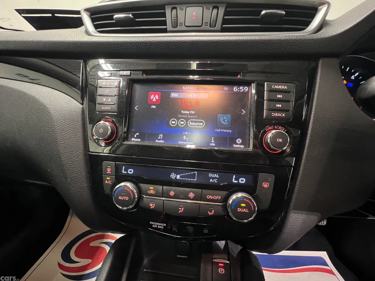 Nissan Qashqai MPV, Diesel, 2021, Grey