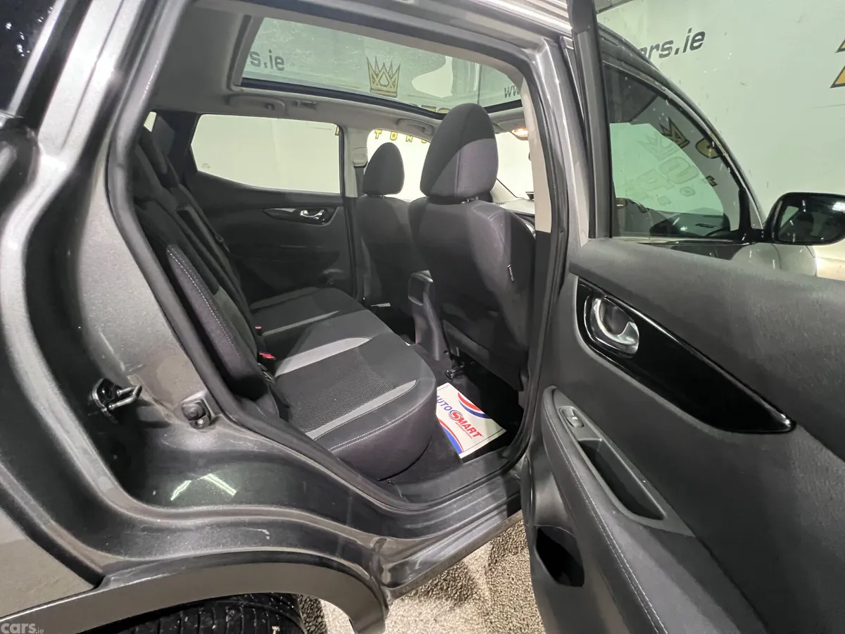 Nissan Qashqai MPV, Diesel, 2021, Grey