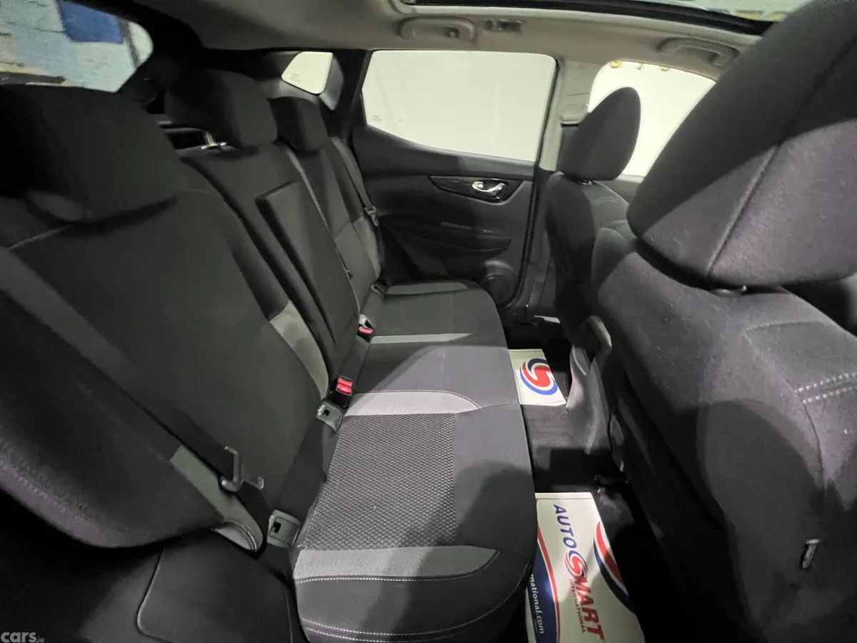 Nissan Qashqai MPV, Diesel, 2021, Grey