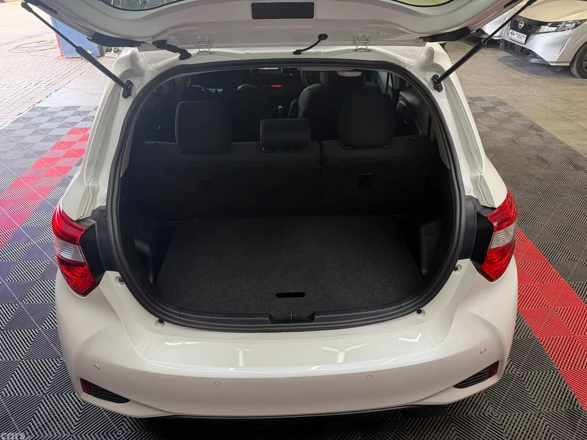 Toyota Vitz Hatchback, Petrol Hybrid, 2018, White
