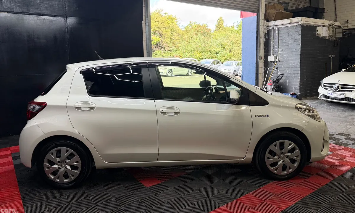 Toyota Vitz Hatchback, Petrol Hybrid, 2018, White