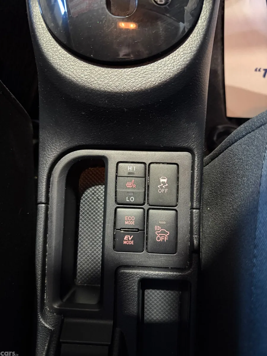 Toyota Vitz Hatchback, Petrol Hybrid, 2018, White